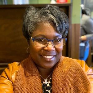 Meet your Posher, Niki